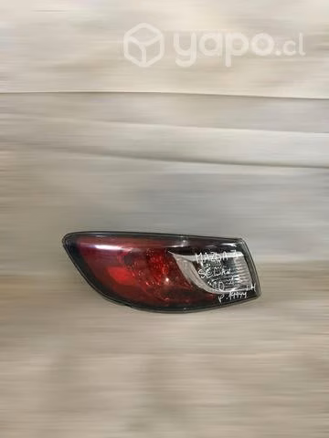 Foco trasero lh mazda 