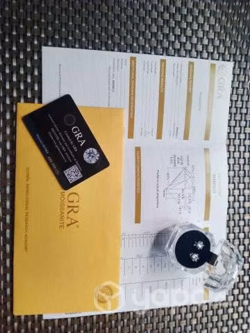 Hermosos aros moissanita y plata 925