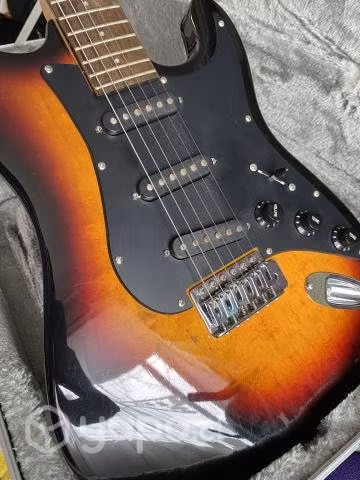 Guitarra samick + case buen estado - Imagen 2