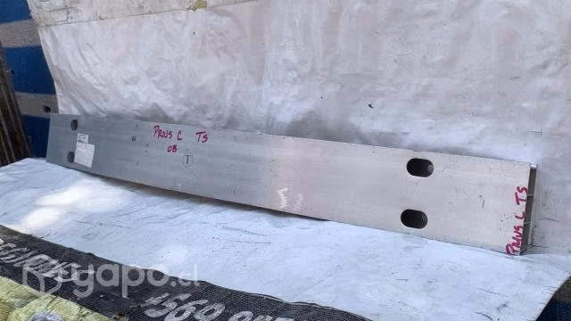 Refuerzo parachoque trasero Toyota Prius C