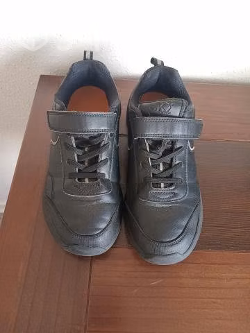 Zapatilla Escolar color negro