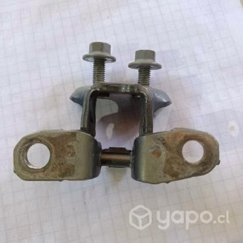 Bisagra Superior Mitsubishi L200 Puerta Traser Der