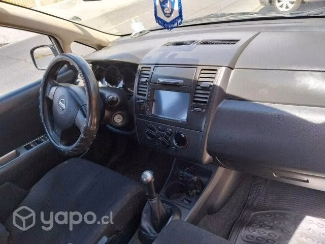 Nissan tiida 2011