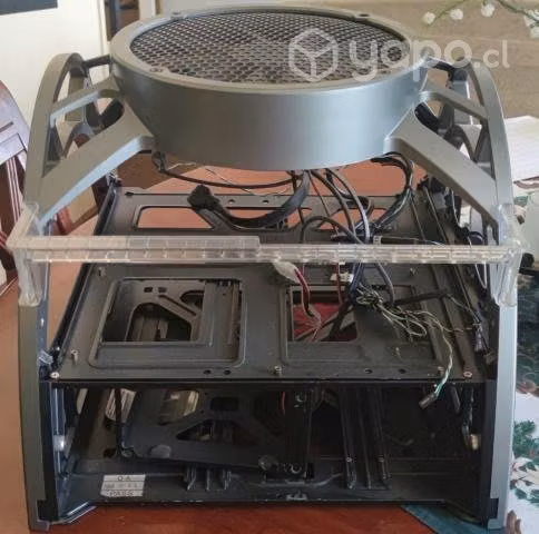 Gabinete Antec Skeleton - Imagen 4