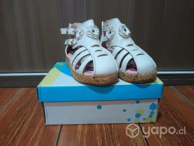 Sandalias infantiles, nuevas - Imagen 2