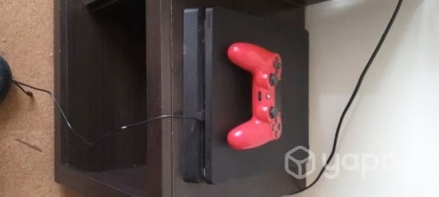 Se vende play4 en buen estado conversable