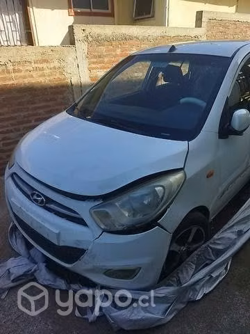 Hyundai i10 2012 chocado