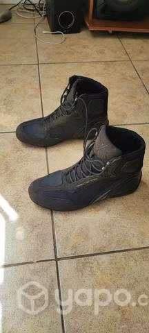 Zapatos moto talla 44-45 Dainese y guantes