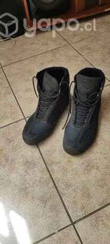Zapatos moto talla 44-45 Dainese y guantes