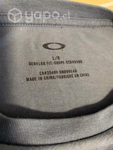 3 Poleras (Oakley, Volcom y Reebok) Talla L - Imagen 4