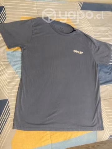 3 Poleras (Oakley, Volcom y Reebok) Talla L - Imagen 3