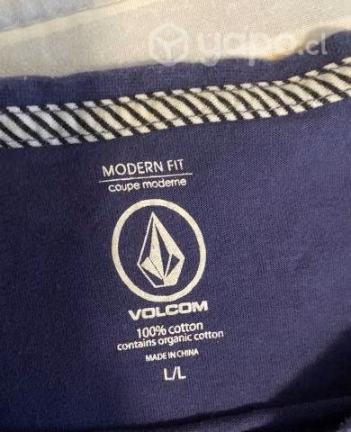 3 Poleras (Oakley, Volcom y Reebok) Talla L - Imagen 2