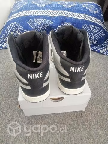 Zapatillas Nike, seminuevas. - Imagen 2