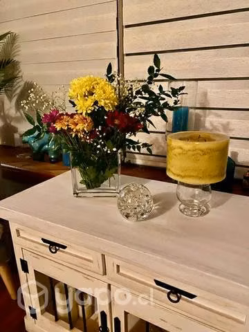 Mueble pequeño blanco