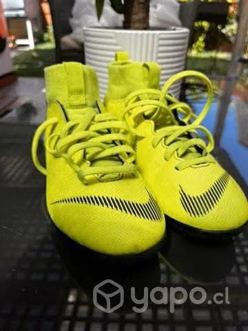 Chuteadores nike 33.5