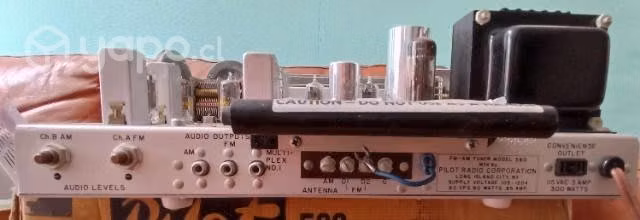 Radio a tubos pilot 580 americana