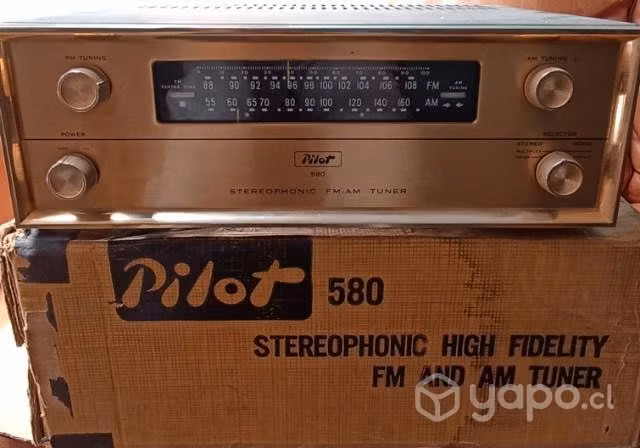 Radio a tubos pilot 580 americana