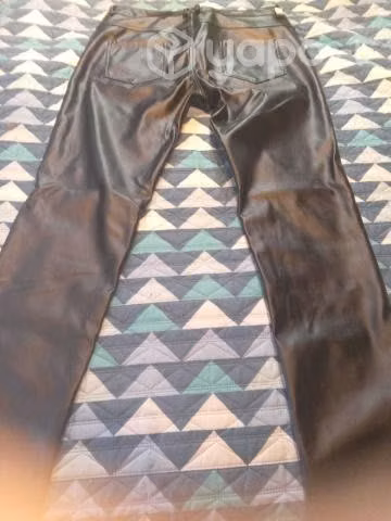 Pantalón Tipo Cuero