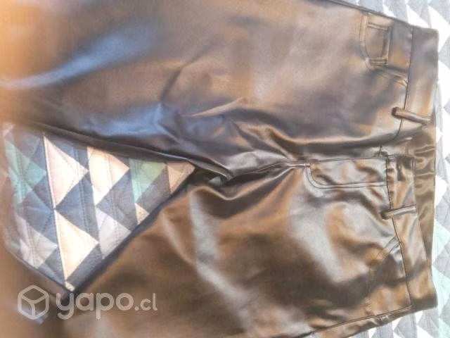 Pantalón Tipo Cuero