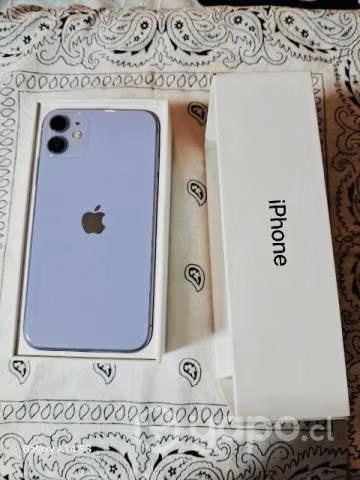 IPhone 11 lila