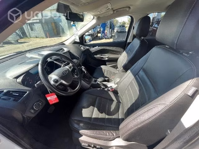 Se vende Ford escape