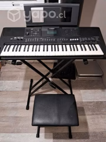 Teclado Yamaha PSRE463