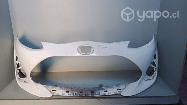 Parachoque Toyota prius c dmg repuestos 67.76