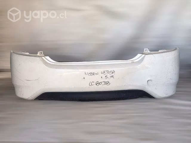Parachoque trasero nissan versa 2015-2019