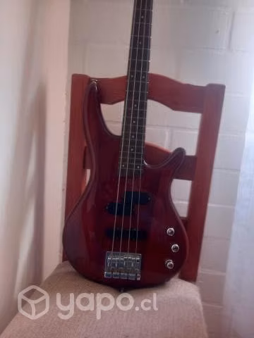 Bajo ibanez soundgear