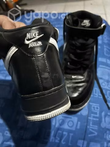 Nike air force one negras cuero