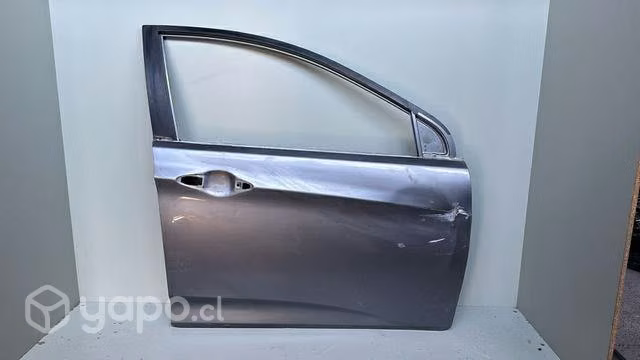 Puerta Hyundai accent rb dmg