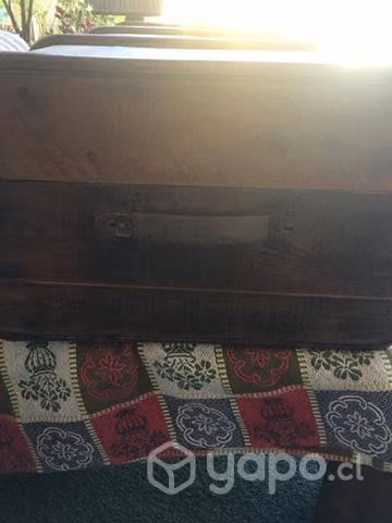 Maleta de madera antigua