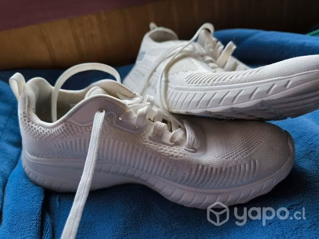 Parkas y zapatillas skechers 7 usos - Imagen 5