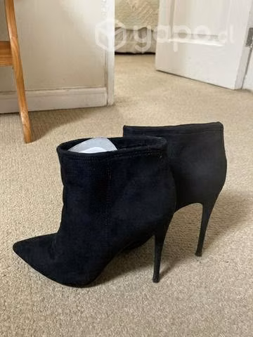 5 par de zapatos varios Núm 35