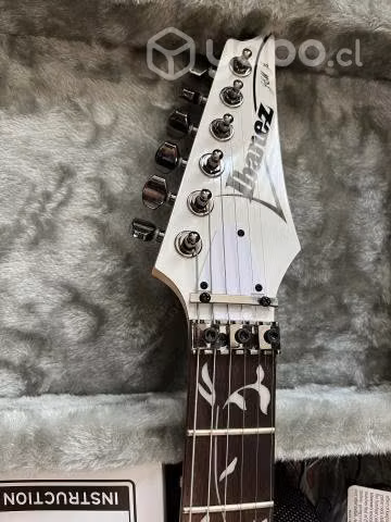 Guitarra eléctrica Ibanez Steve Vai con case