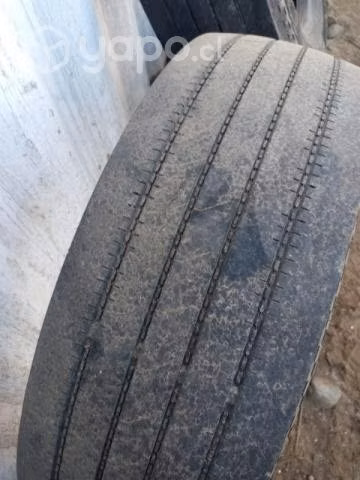 Neumáticos 265/70R/19.5 tengo 2