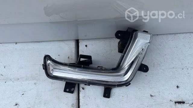 Neblinero izquierdo chevrolet tracker (20-23)