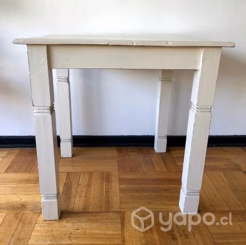 Mesa restaurada estilo normando