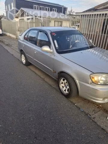 Hyundai accent - Imagen 2