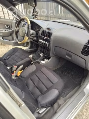 Hyundai accent - Imagen 3