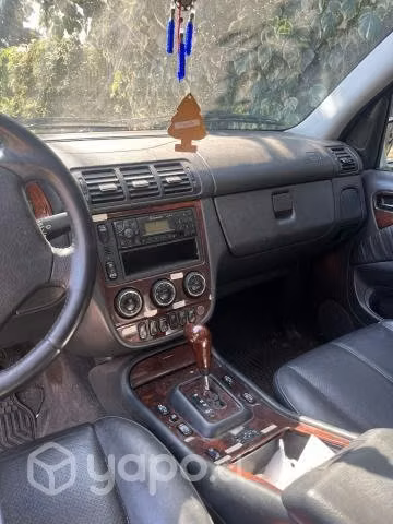 Mercedes benz ml500 2005