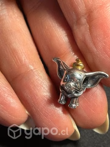 Hermosa pulsera bañada en plata con charm de Dumbo