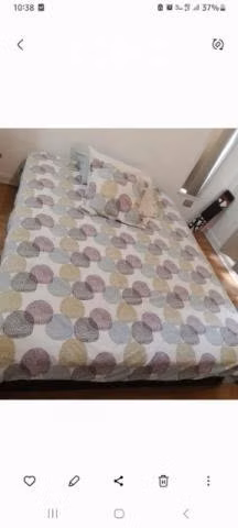 Cama de 2 plazas con 2 plumones, tipo europeo