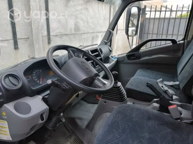 Camión HINO XZU 817