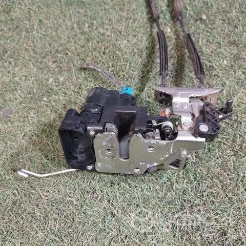 Chapa de puerta trasera izquierda chevrolet sail 2
