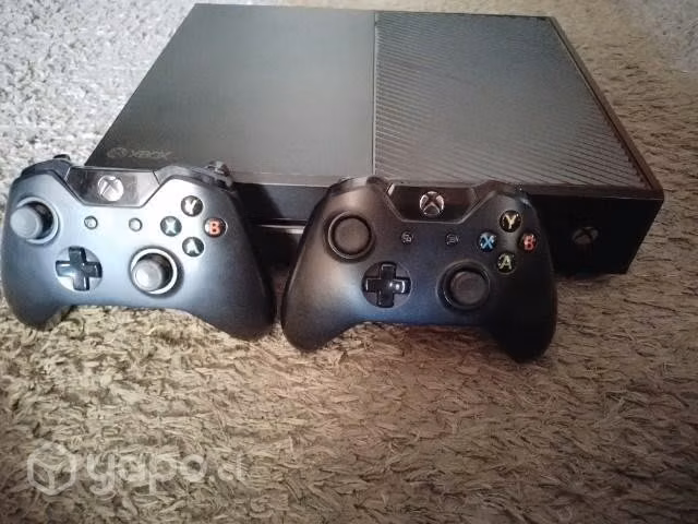 Xbox one en buen estado con 2 mandos