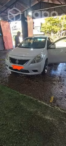 Nissan versa 2013 versión pure drive
