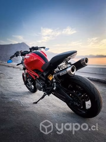 Ducati Monster 696 2011