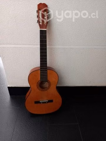 Guitarra con funda - Imagen 2