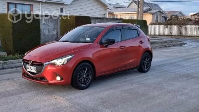MAZDA DEMIO 1.5 Rojo Mecanico